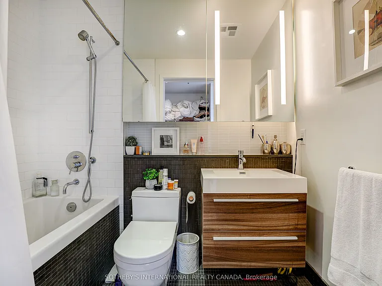 8 Dovercourt Rd #701 — Photo 20