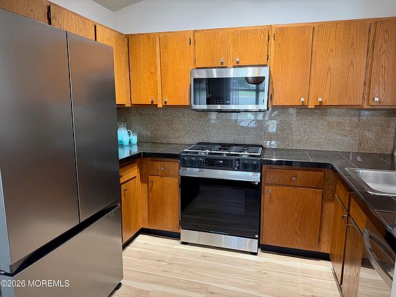 5th image of 20 Mariner Place
