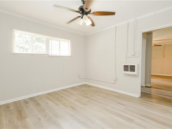 221 Lexington Ave, Griffin, GA 30223