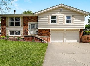 1806 Crandon Ln, Schaumburg, IL 60193