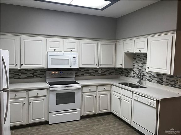 3rd image of 5275 Ridgeline Dr APT A