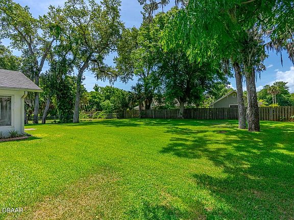 5th image of 904 Tree Garden Dr