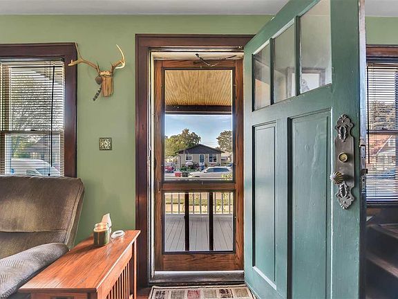 5th image of 17352 Ivanhoe St