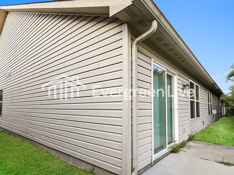 1921 Lisa Walk Dr — Photo 13