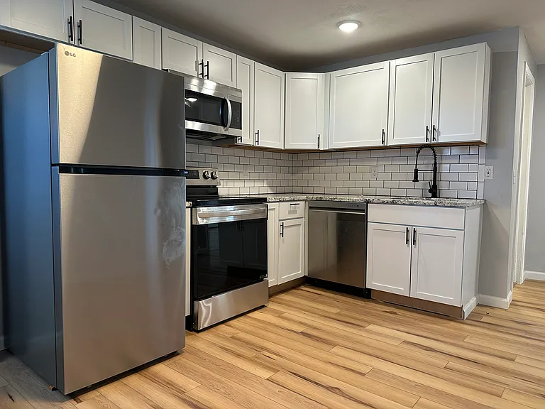607 Bear St #102 — Photo 2