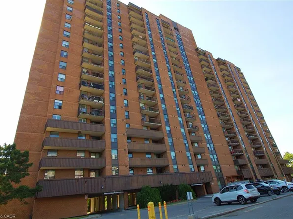 90 Ling Rd #904, Toronto, ON M1E 4Y3