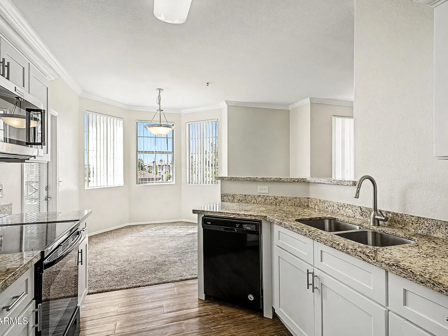 3 bed, 2.0 bath, 1212 sqft, $1,800 — Photo 4
