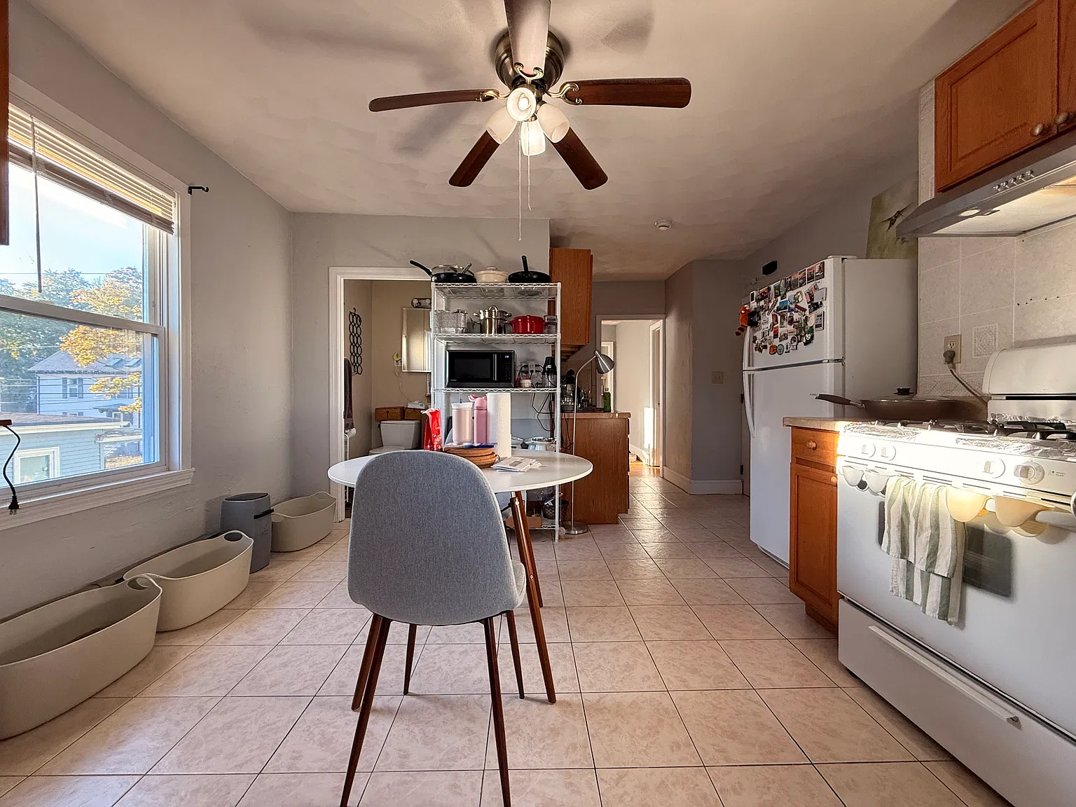 2 bed, 900 sqft, $2,400 — Photo 4