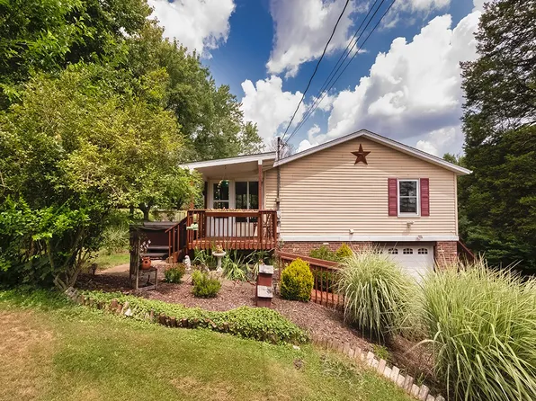 114 Evergreen Dr, Natrona Heights, PA 15065