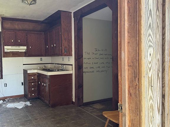 5th image of 245 Kimberly Dr