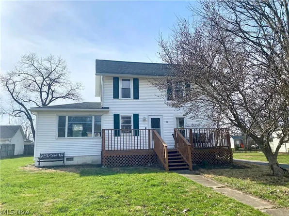 38 Pleasant St, Wakeman, OH 44889