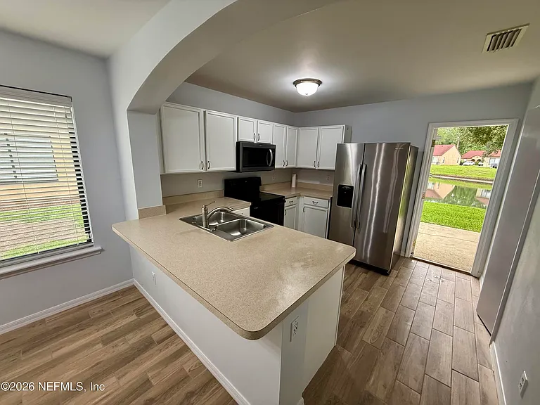 622 Briar Way Ln — Photo 3
