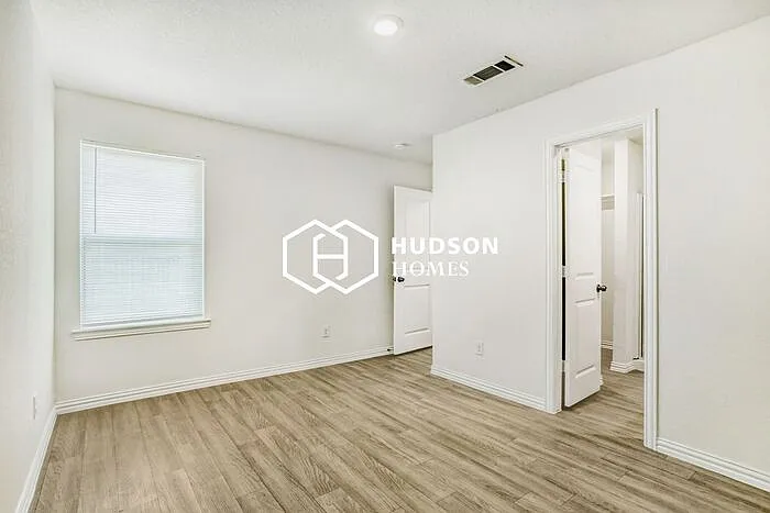 8521 Dosia St — Photo 8