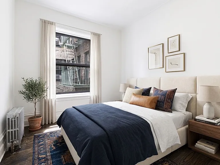 341 W 45th St #503 — Photo 2