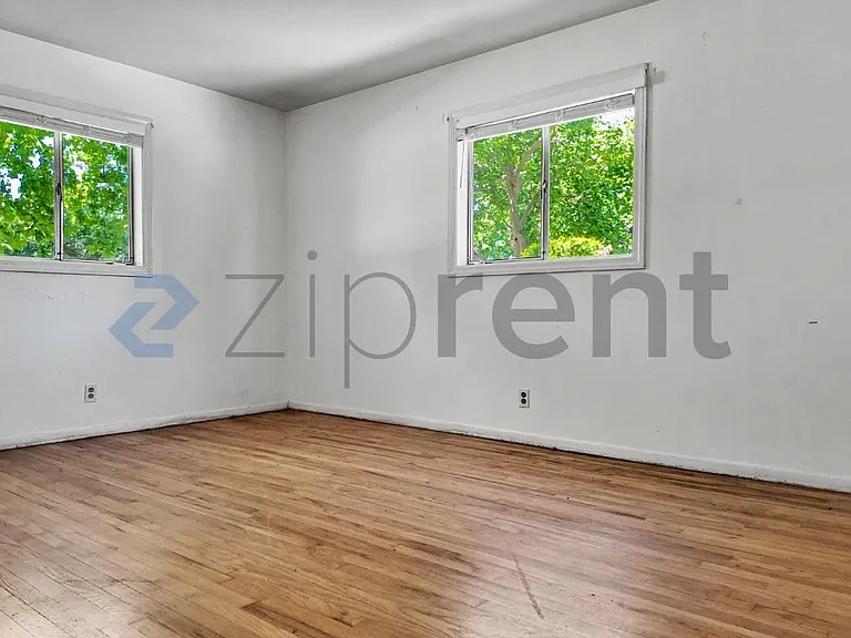 2727 57th St #1 — Photo 24