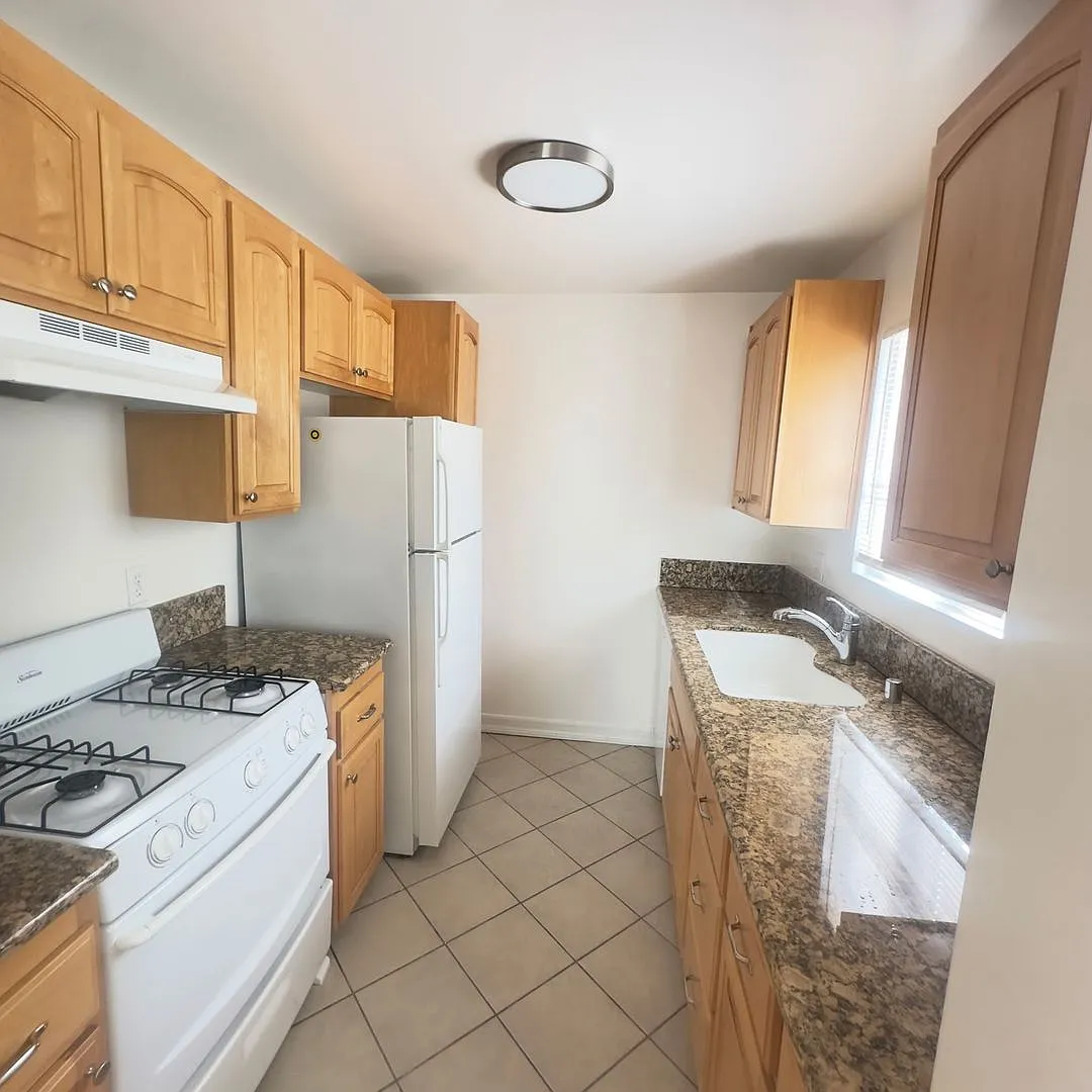 1 bed, 1.0 bath, $2,050 — Photo 1