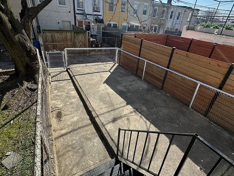 419 N Patterson Park Ave — Photo 6