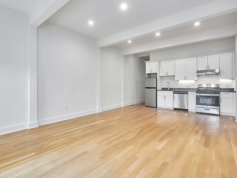 1268 Hampshire St — Photo 4