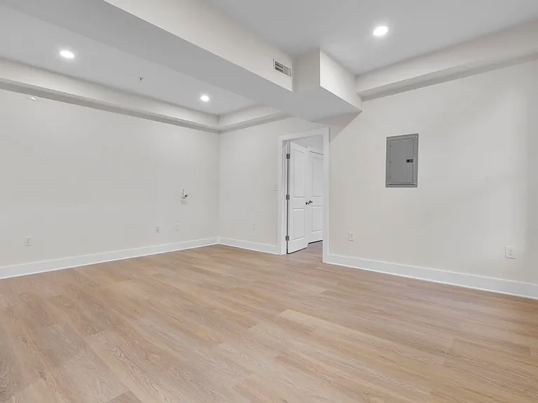 1546 Chapel St #5 — Photo 5