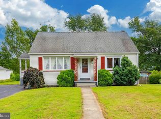 90 Jackson Rd, Gilbertsville, PA 19525