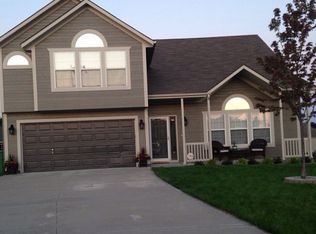 2100 Grant Cir, Greenwood, MO 64034