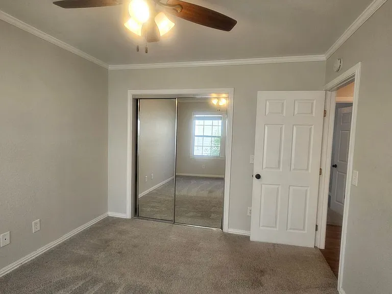 307 N Bradley St — Photo 18