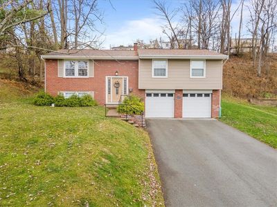 6039 Oak Park Dr, Bethel Park, PA, 15102