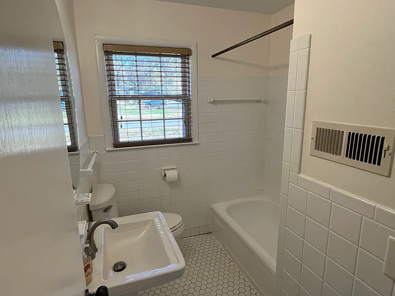 344 Foxglove Dr — Photo 6
