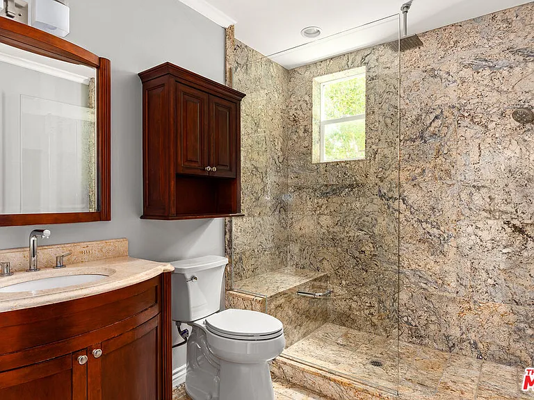 632 N Kings Rd #202 — Photo 8