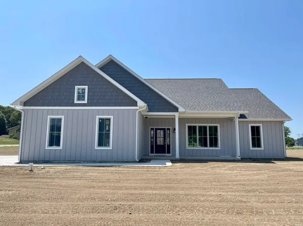 9553 Country Ln, Plymouth, IN 46563