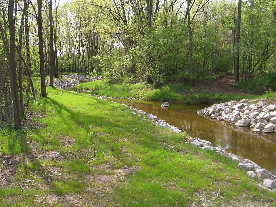 1st image of 2225 Tordeur Ct