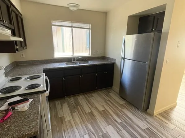609 Moore St APT 12, Madera, CA 93638