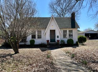 110 E Poplar St, Clarksville, AR 72830