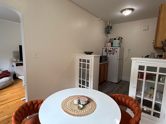 4th image of 74 Strathmore Rd #27