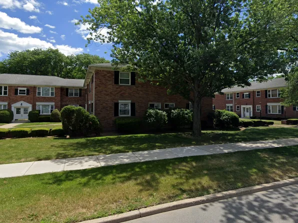 17560 Mack Ave #27, Grosse Pointe, MI 48230