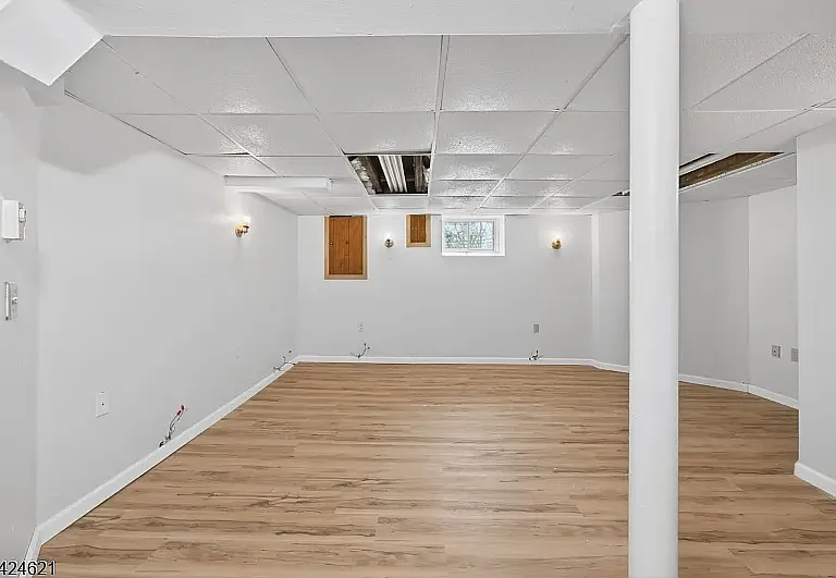 916 Old York Rd — Photo 13