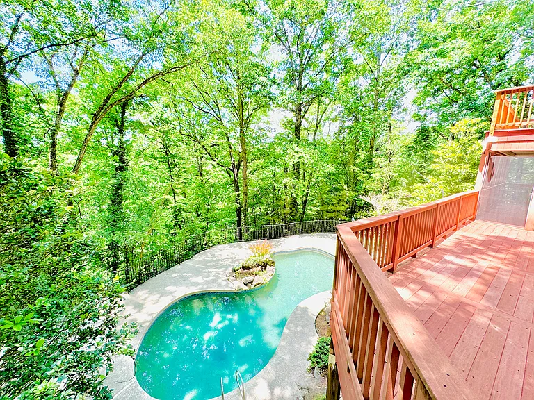 175 River Court Pkwy — Photo 2