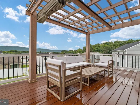 241 Cedar Spring Dr, Strasburg, VA 22657