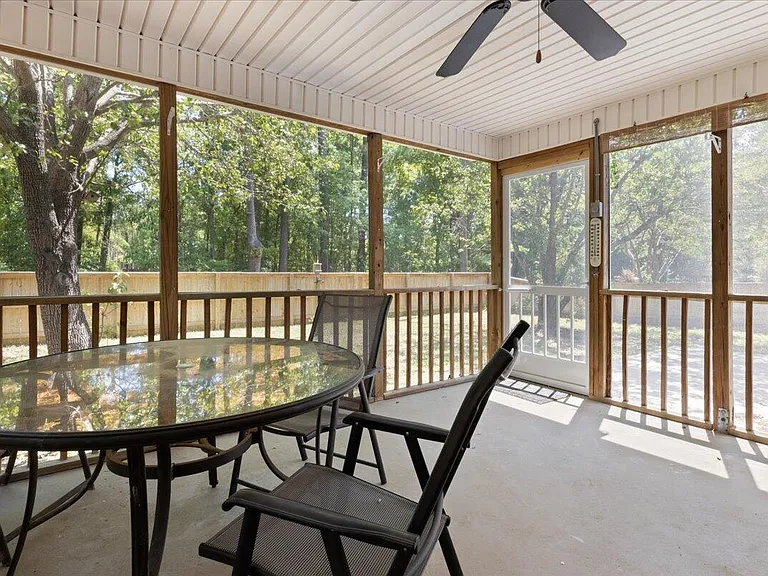 3250 Morningdale Dr — Photo 3