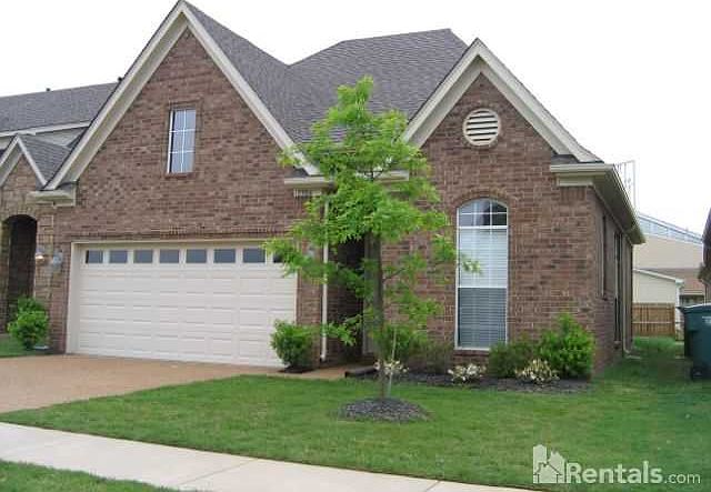 1st image of 2384 Lake Garden Dr