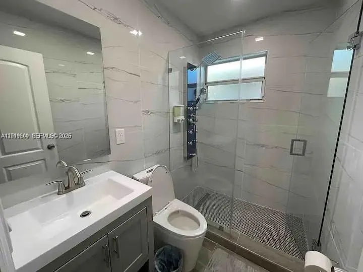 1925 Dewey St #1927 — Photo 8