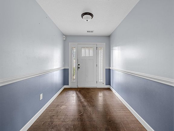 4th image of 423 Camden Lee Ct