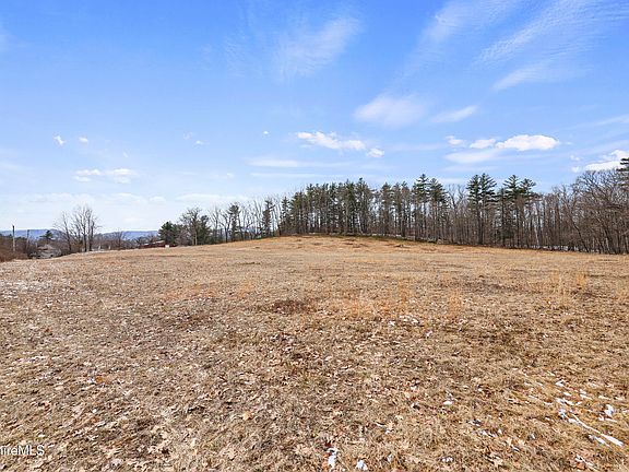 4th image of 849 Henderson Rd