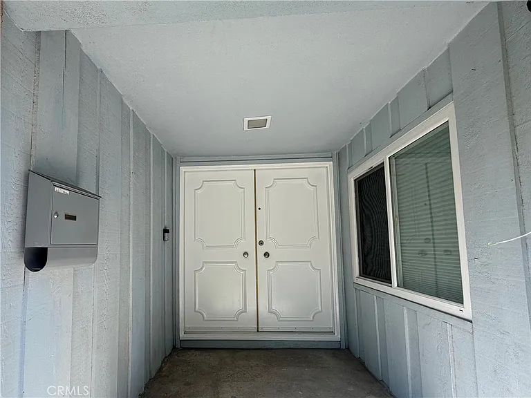 6621 Whitman Ave — Photo 2