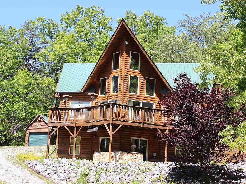 1st image of 379 Howell Mill Dr