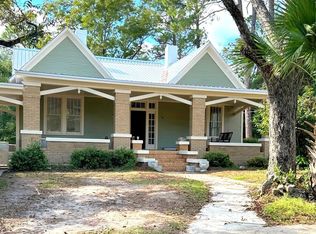 722 5th St, Chipley, FL 32428