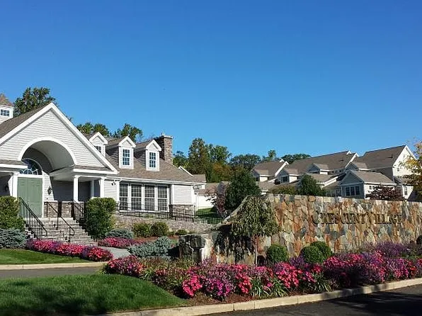 182 Remy Ct, Shelton, CT 06484