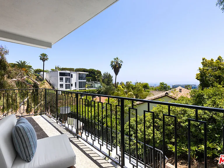 1341 Sierra Alta Way — Photo 17