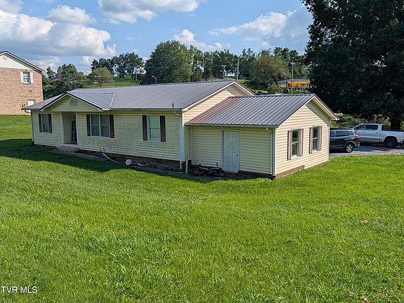2nd image of 26188 Beech Cir