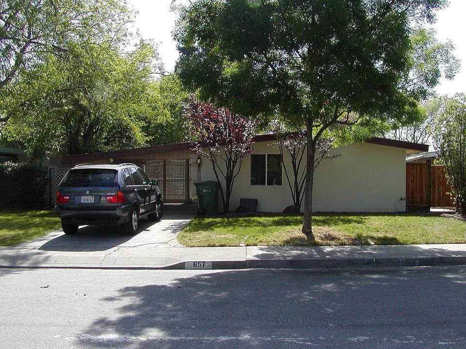 657 Flannery St